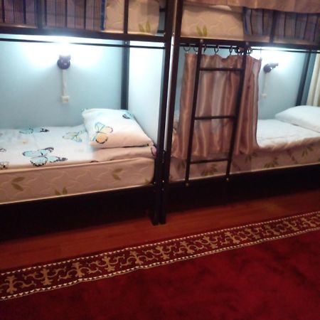 Aya Sofia Hostel Bisjkek Buitenkant foto