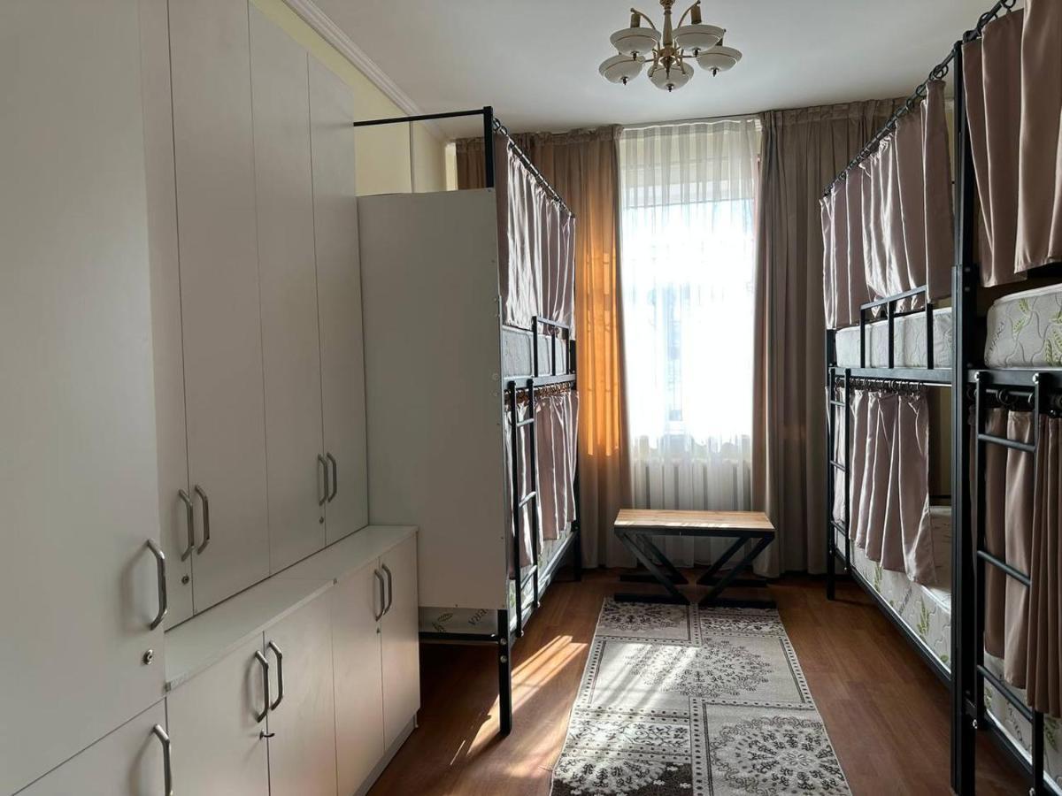 Aya Sofia Hostel Bisjkek Buitenkant foto