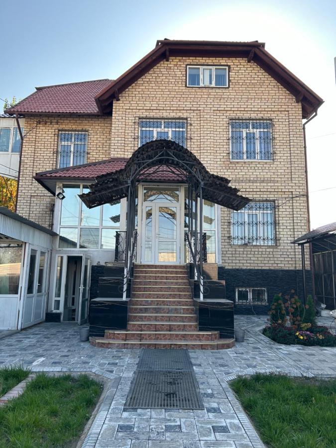 Aya Sofia Hostel Bisjkek Buitenkant foto